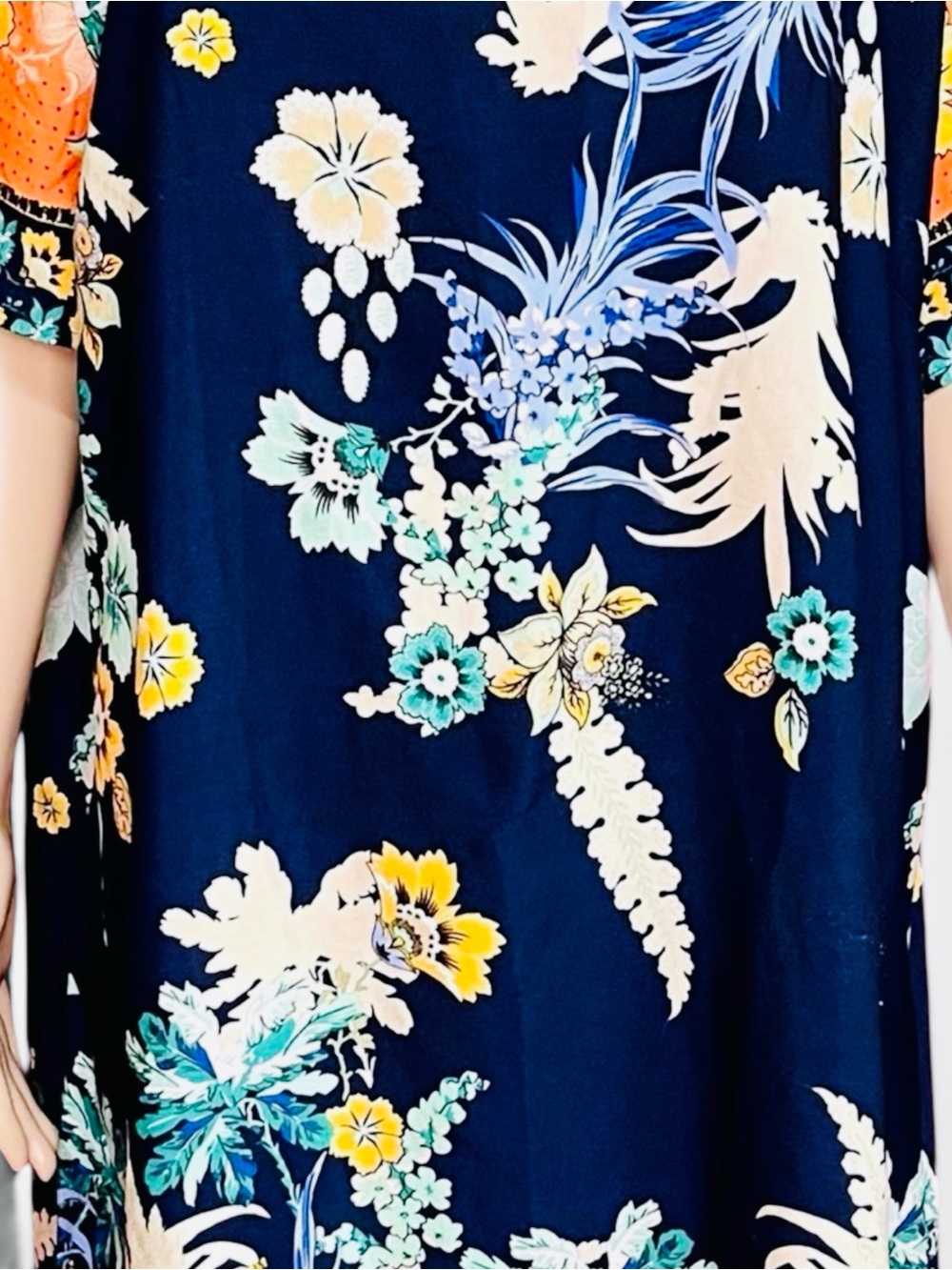Emery Rose Navy & Floral Short Sleeve Dress - Picture 8 of 12